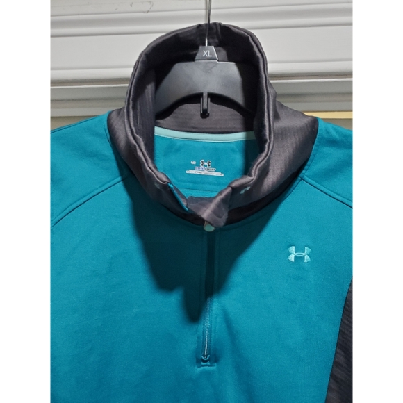 Under Armor Pullover with Zippered Neck and Pockets. Women's EUC - Picture 2 of 6